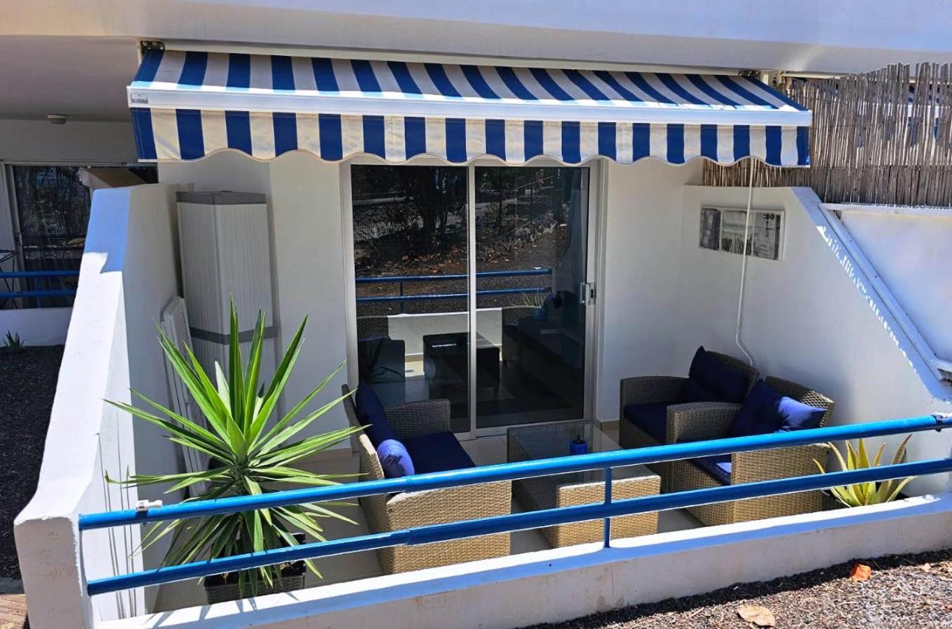 Blue Bay Paradise - Beach Front Apartment With Sea View Playa Paraiso  Exterior foto